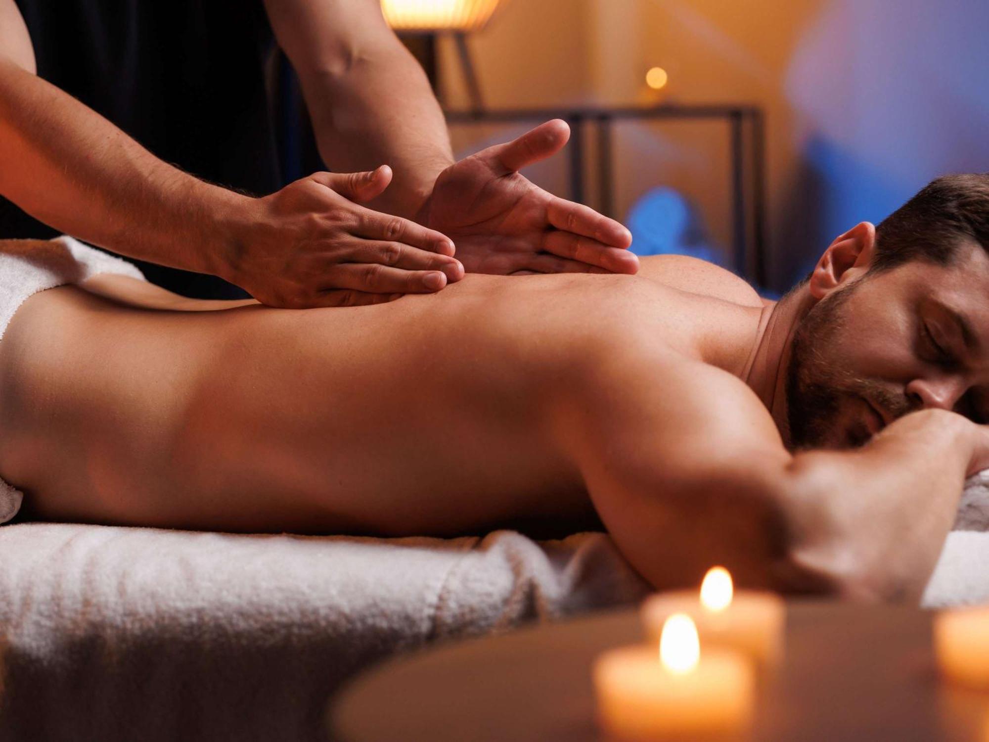 Moevenpick Hotel & Apartments Ghala Muskat Bagian luar foto Massage
